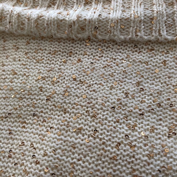 Sweater - Picture 3 of 4